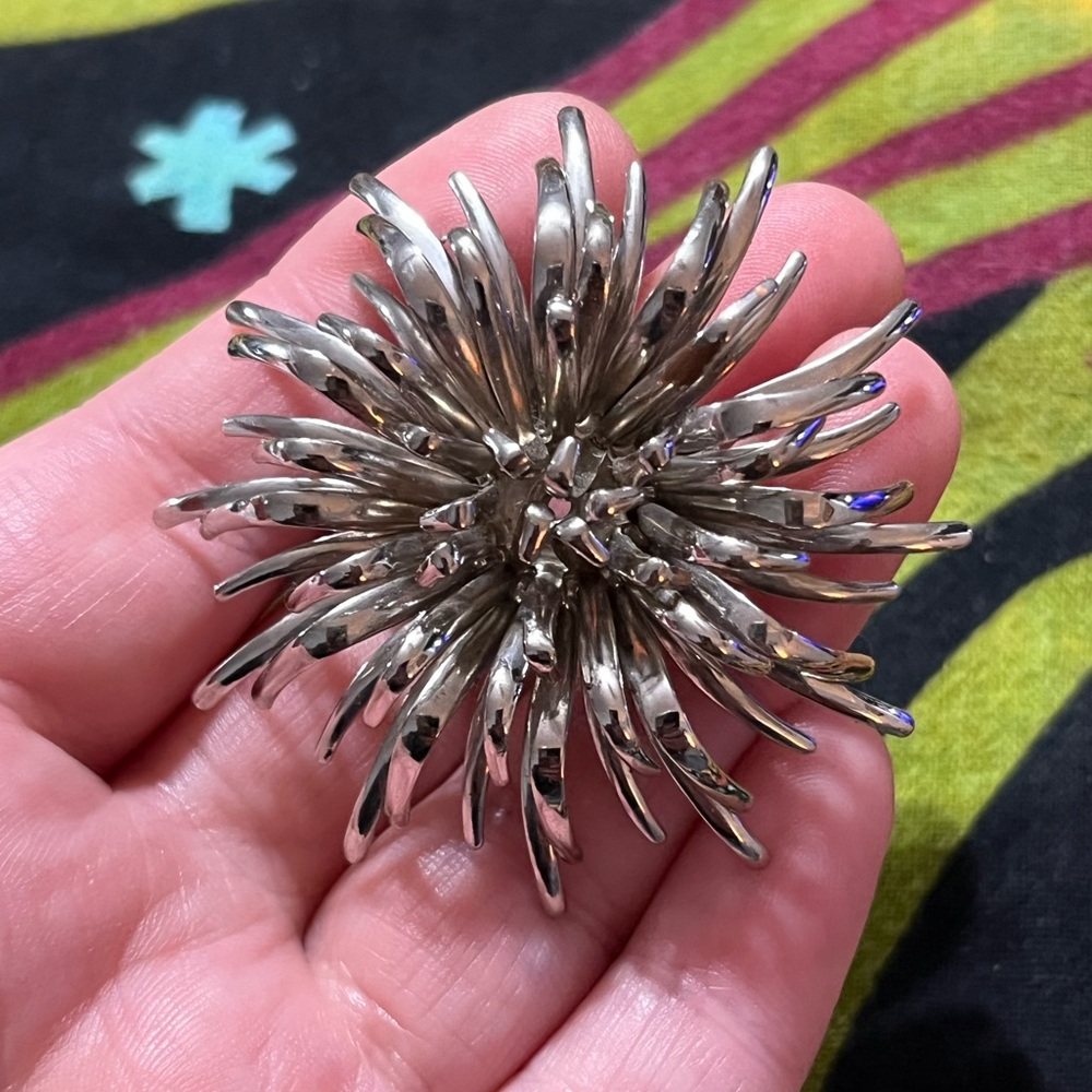 Vintage Mid-century Floral Silver Tone Metal Costume Jewelry Brooch